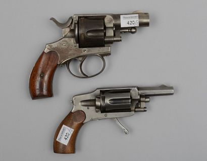 null Un revolver coup de poing «BRITISH CONSTABULARY», calibre 450 et un petit revolver...
