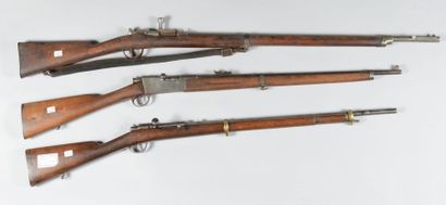 null Trois fusils de type scolaire, un modèle 1866 Chassepot signé: «Andrieux à Paris»;...