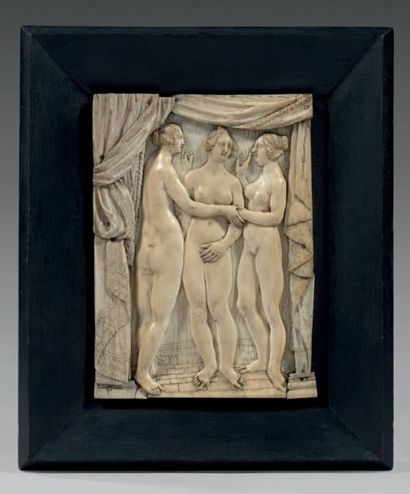 null Plaque en ivoire sculpté en relief représentant «Les trois Grâces»
Travail dans...