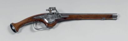 null Rare pistolet français à rouet:
Canon octogonal puis à pans multiples; poinçon...