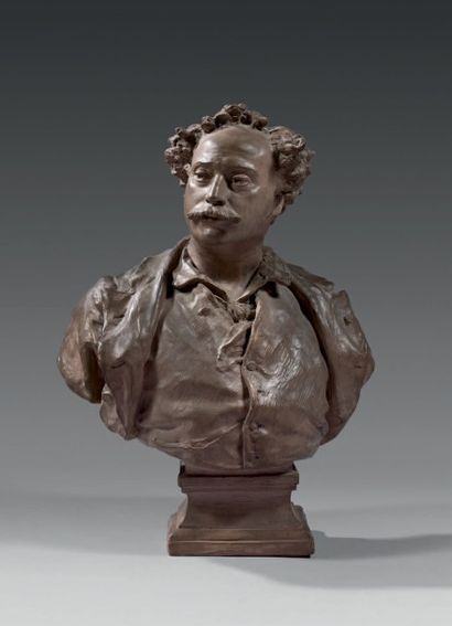 Jean-Baptiste CARPEAUX (D'après) 
Buste en terre cuite représentant Alexandre Dumas,...