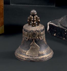 null Réduction de la «Cloche du Tsar» en bronze argenté, ciselé et doré
XIXème siècle
Inscrite...