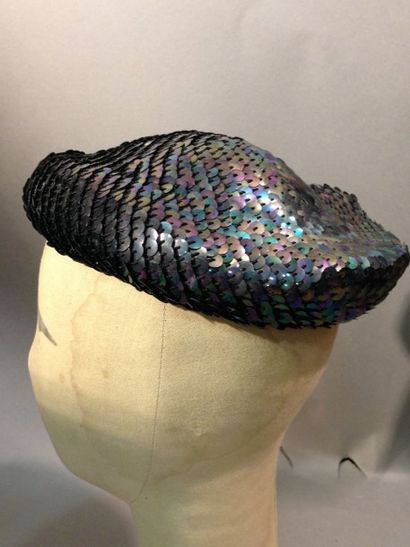 null Ensemble de casques et tambourins fantaisie, vers 1930-1950. Paille, sequins...