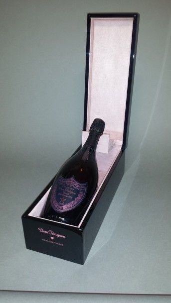 null 1 Bouteille CHAMPAGNE "Dom Pérignon", Moët & Chandon 1992 (rosé) cb