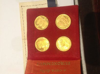 null 4 pièces commémoratives italienne en or
Poids: 20 g.
En étui avec certificat...