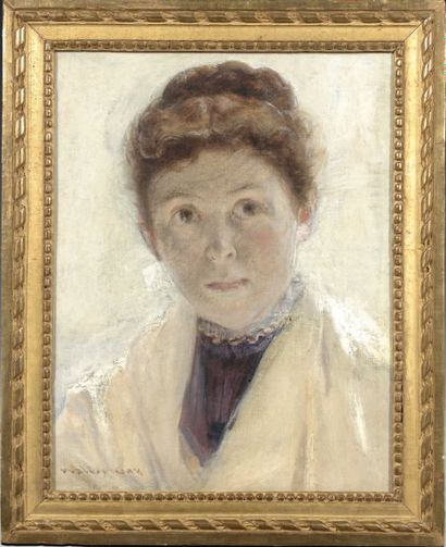 Walter GAY (1856-1937) Portrait de femme Huile sur toile, signée en bas à gauche...