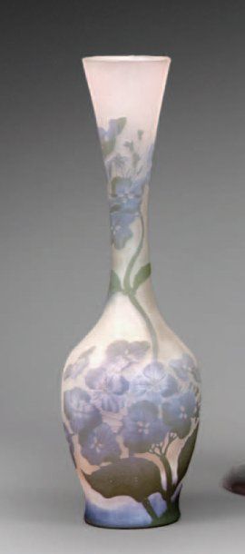 GALLÉ Émile (1846-1904) Vase à base de forme ovoïde et col légèrement conique. Epreuve...