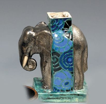CAZAUX Édouard (1889-1974) « Éléphant ». Sujet en céramique, émaux polychromes à...