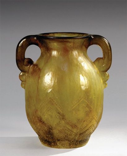ARGY-ROUSSEAU Gabriel (1885-1953) Vase ovoïde à col légèrement évasé. Épreuve réalisée...