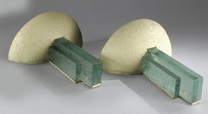 FONTANA Arte dit (CHIESA Pietro 1892-1948) Paire d'appliques à armature en métal...