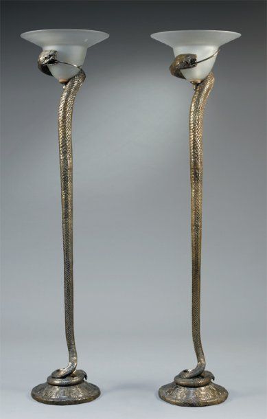 BRANDT Edgar (1880-1960) (d'après) Paire de lampadaires « Serpent », épreuve en bronze...