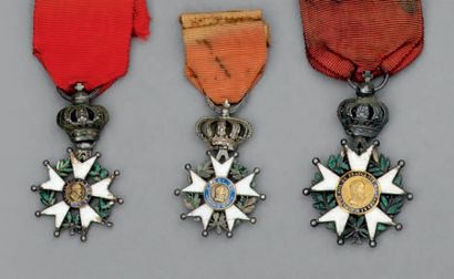 null Trois croix de chevalier de l'ordre de la Légion d'Honneur, demi tailles, deux...