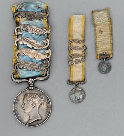 null Trois Médailles de Crimée en argent, une d'ordonnance par B. Wyon, attribuée...