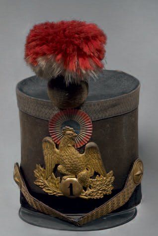 null Shako d'officier du 1er régiment d'infanterie, plaque au coq estampée du chiffre...