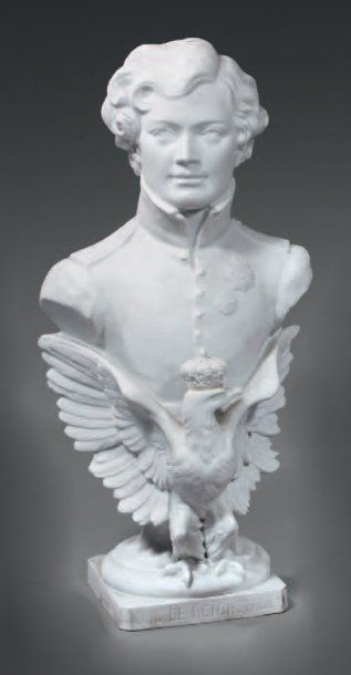 James Louis Buste en biscuit : Le Duc de Reichstadt, avec une aigle aux ailes déployées...