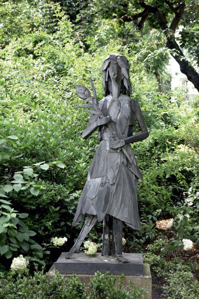 Renée VAUTIER (1898 - 1991) Ophélie Sculpture en ardoises, signée et titrée sur le...