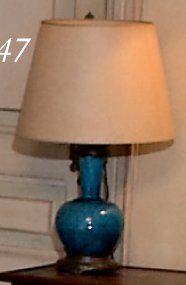 Théodore DECK Lampe formée d'un vase en céramique turquoise à décor de rinceaux,...