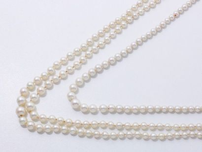 null Collier composé de 2 chutes de perles de culture d'environ 3.3 à 7.5 mm agrémenté...