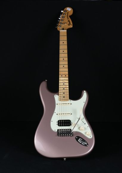 null Guitare FENDER STRATOCASTER Serial number: MX 133 693 45.
Made in MEXICO.
Vernis...