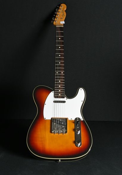 null Guitare FENDER TELECASTER Made in Japan. N° Fender Patent A0 24 444 (sur plaque).
Vernis...