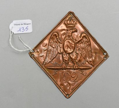 null Plaque de shako losangée modèle 1807, en cuivre, à l'aigle portant sur la poitrine...
