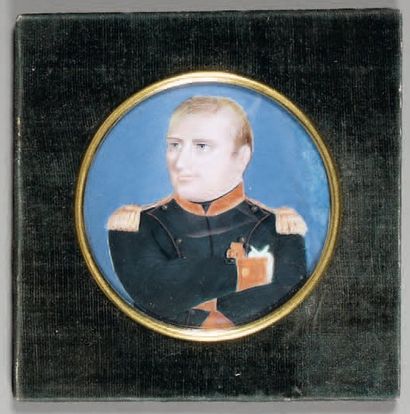 null Miniature ronde sur ivoire : L'Empereur Napoléon 1er en tenue de colonel des...
