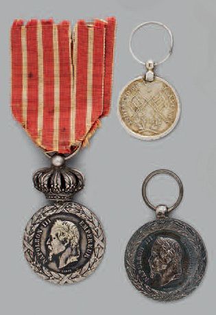 null Deux Médailles d'Italie en argent, dont une avec couronne mobile, et une petite...