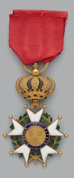 null Croix d'officier de l'ordre de la Légion d'honneur, beau modèle légèrement réduit,...
