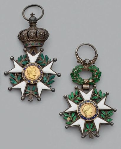 null Deux croix de chevalier de l'ordre de la Légion d'honneur en argent, émaillées,...