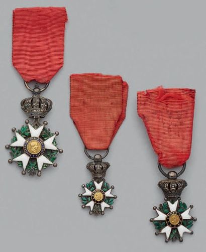 null Une croix de chevalier de l'ordre de la Légion d'honneur en argent émaillée,...