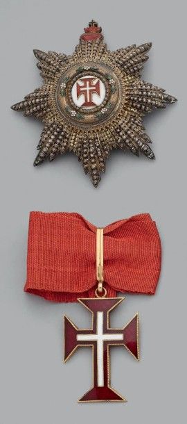 null Ensemble de commandeur de l'ordre du Christ, croix en or émaillée, poinçonnée...