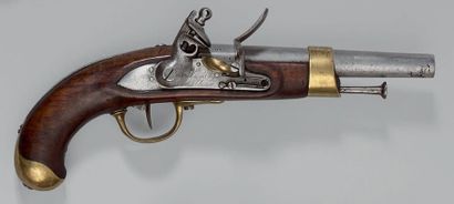 null Pistolet de cavalerie à silex modèle an XIII, canon poinçonné: “G” et “P” étoilés,...