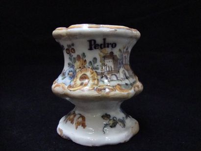 ALCORA Petit vase sur piédouche à godrons décoré en polychromie d'un paysage avec...