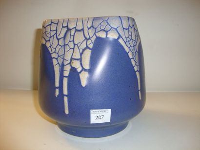 POINTU Léon-Alexandre (1879-1942) Vase ovoïde à col triangulaire en céramique, émaillé...