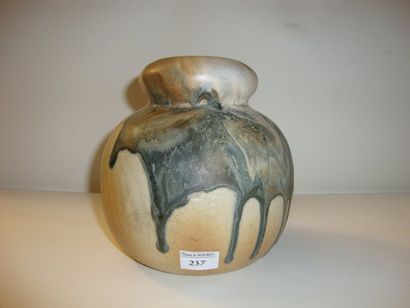 POINTU Jean-Marie (1843-1925) Vase ovoïde à col étranglé et ourlé en grès à coulées...