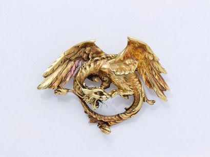 null Broche pendentif en or 750 millièmes finement ciselé, représentant un dragon...