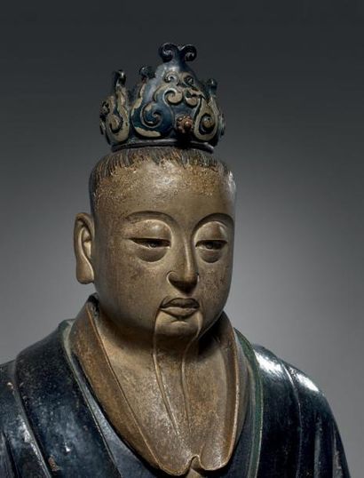 CHINE Importante statue en grès émaillé manganèse et turquoise d'un dignitaire bouddhiste...