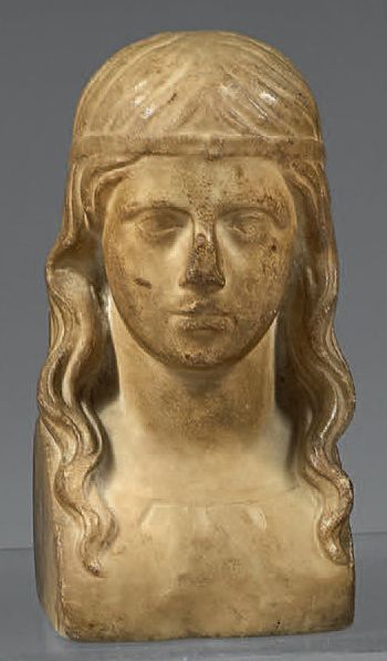 null Buste en albâtre sculpté représentant une jeune femme aux longs cheveux.
XIXème...