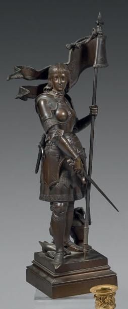 Jean-Baptiste GERMAIN (1841-1910) (d'après) 
Statuette en bronze ciselé et patiné...