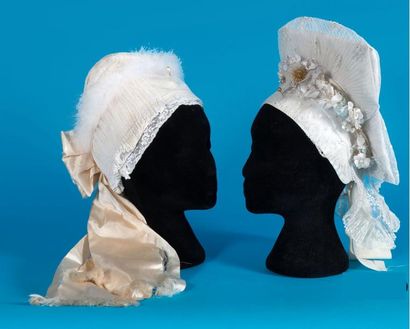 null Deux belles coiffes de cérémonie des Deux-Sèvres, XIXe siècle. Type «Gâtinelle»...