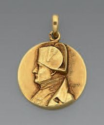 null Médaille commémorative en or, avec bé­lière; avers au profil de Napoléon 1er...