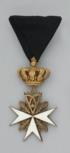 null Croix de chevalier de l'ordre de Malte en vermeil émaillée; largeur 42 mm, poids...