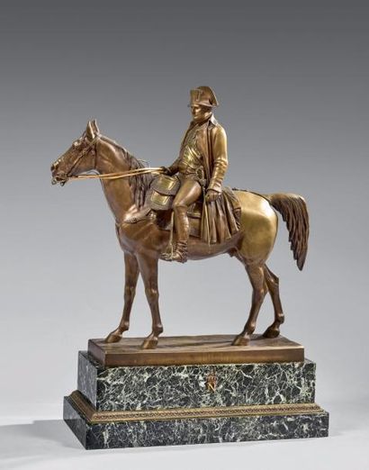 Morise ou Moris Louis, Marie (1818/1883) Napoléon à cheval, bronze à patine dorée,...