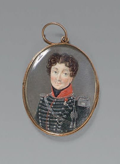 null Petite miniature ovale sur ivoire: Portrait d'un officier de hussards ou de...