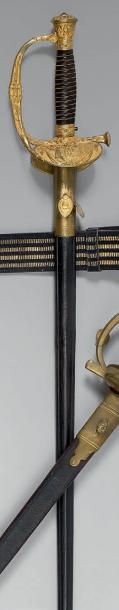 null Épée d'officier de la garde impériale modèle 1860, garde en laiton ciselée et...
