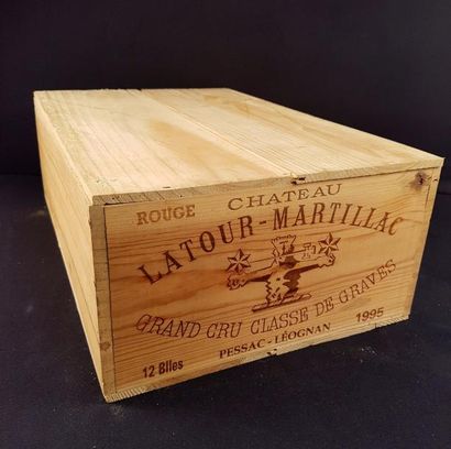 null 12 bouteilles 
CH. 
LATOUR-MARTILLAC, Pessac-Léognan 
1995
 cb
