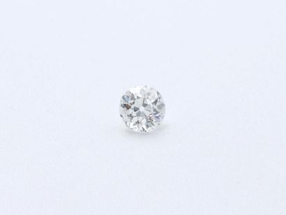 null Diamant de taille ancienne sur papier.
Poids du diamant : 1.71 ct.(égrisure...