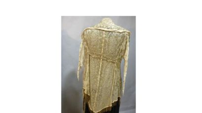 Dalmatique habillée vers 1910. Jersey de...