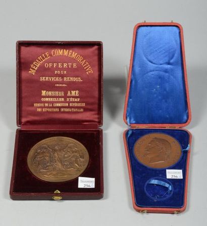 null Grande médaille commémorative en bronze de l'Exposition universelle internationale...