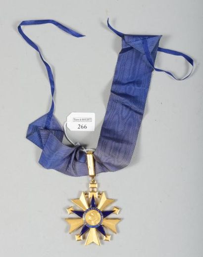 null Croix de commandeur de l'ordre de la Santé publique 1938/1963, en métal doré...